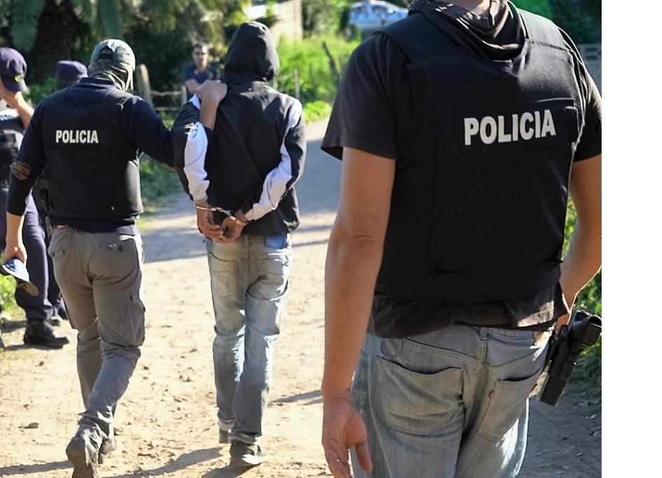 hombre detenido hombre detenido