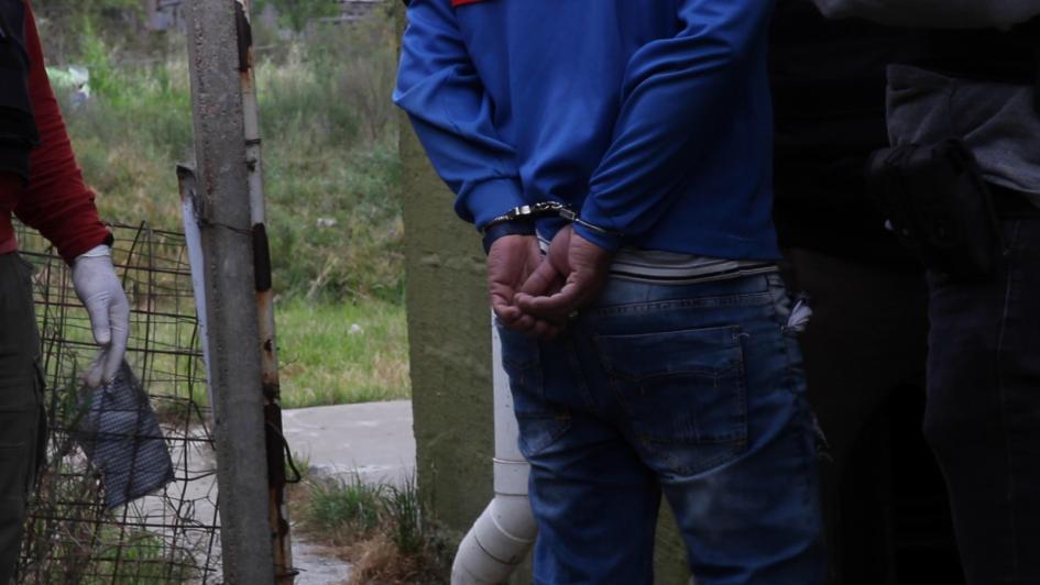 foto de una persona detenida foto de una persona detenida