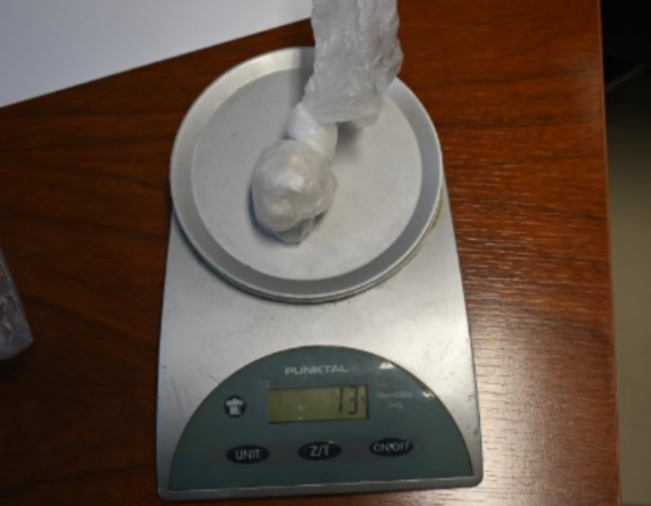 envoltorio con droga incautado envoltorio con droga incautado