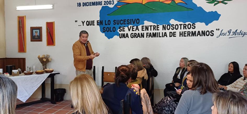 exposición por parte Inspector de Primaria Marcelo Albariza