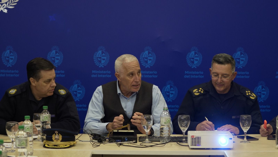 Ministro anunció incremento de patrullajes, control de armas e incorporación de nuevos efectivos “”