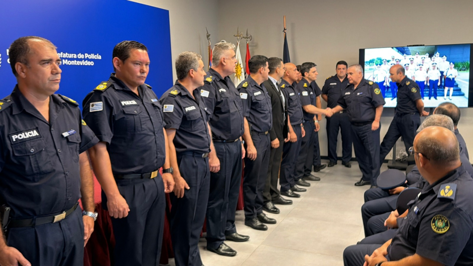 Jefes entrantes en formación reciben directrices del Jefe de Policía