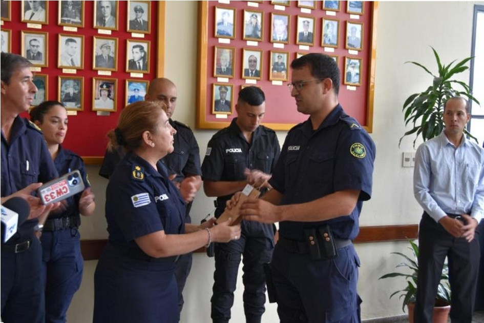 Policía de seccional septima reconocido