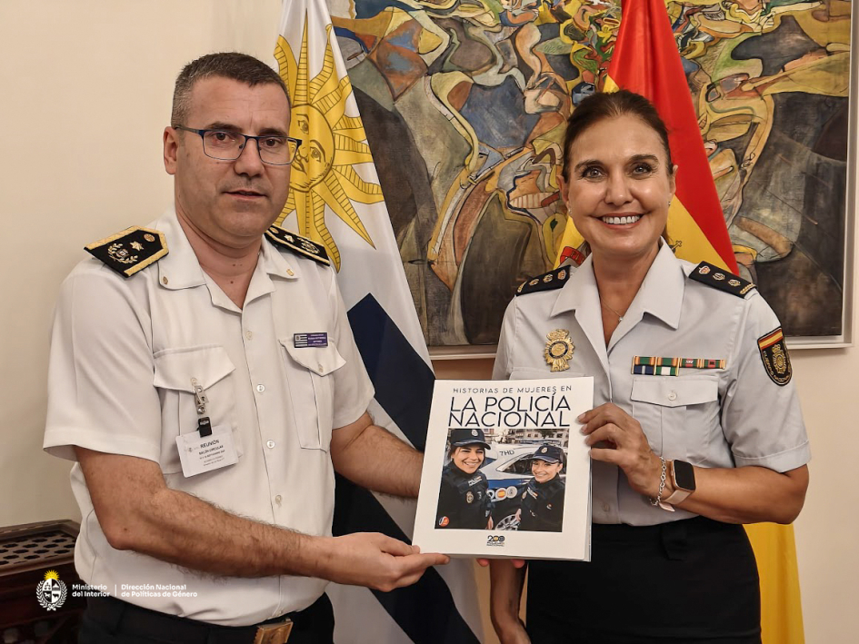 Visita al MI Madrid policía nacional sobre políticas de igualdad Visita al MI Madrid policía nacional sobre políticas de igualdad