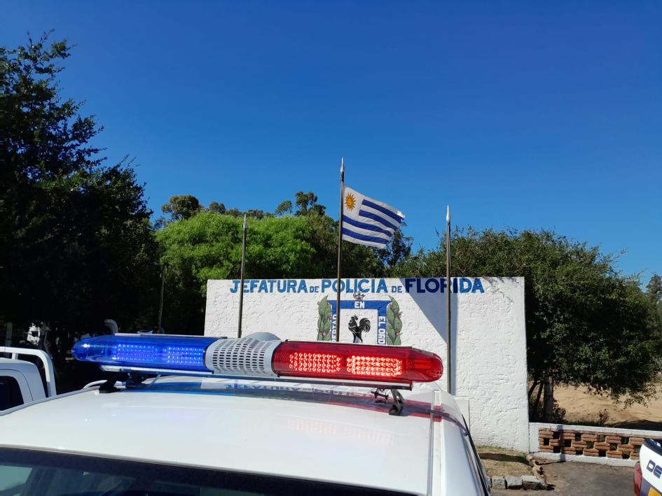 Barral de móvil policial - Jefatura de Policía de Florida Barral de móvil policial - Jefatura de Policía de Florida
