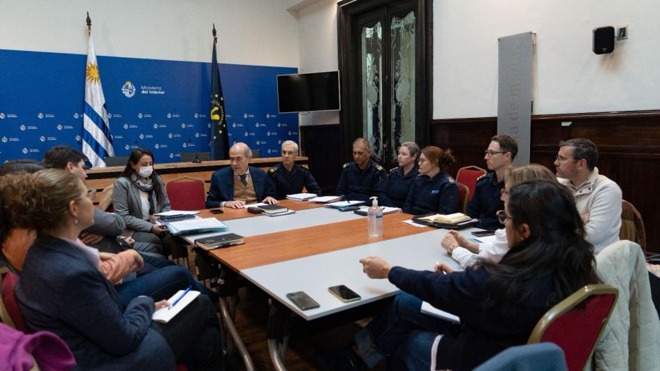 foto de los integrantes de la reunión