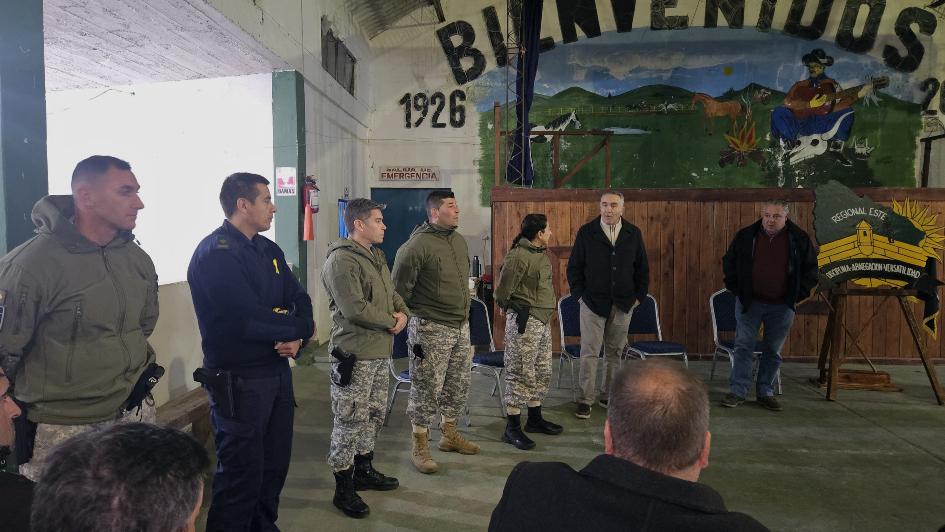 Reunión de la Guardia Republicana con la comunidad de Capilla de Cella y localidades vecinas Reunión de la Guardia Republicana con la comunidad de Capilla de Cella y localidades vecinas
