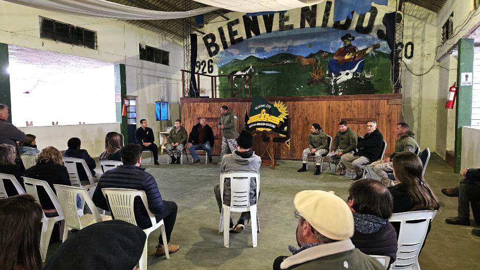 Reunión de la Guardia Republicana con la comunidad de Capilla de Cella y localidades vecinas Reunión de la Guardia Republicana con la comunidad de Capilla de Cella y localidades vecinas