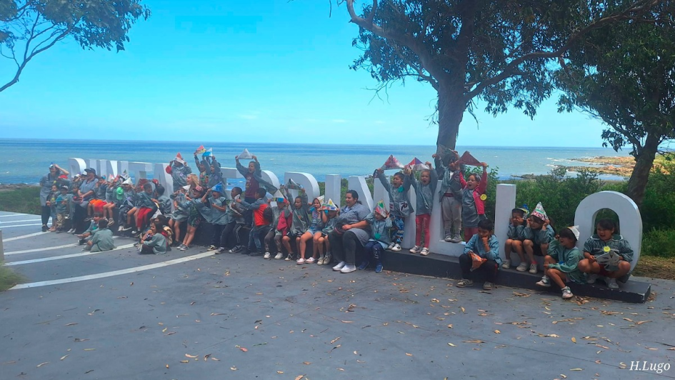 Paseo cierre escolar Niñas y niños en paseo de fin de curso