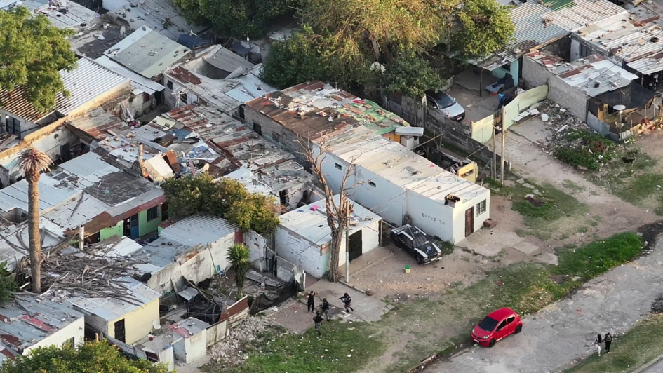 imagene aérea de la detención del adolescente 