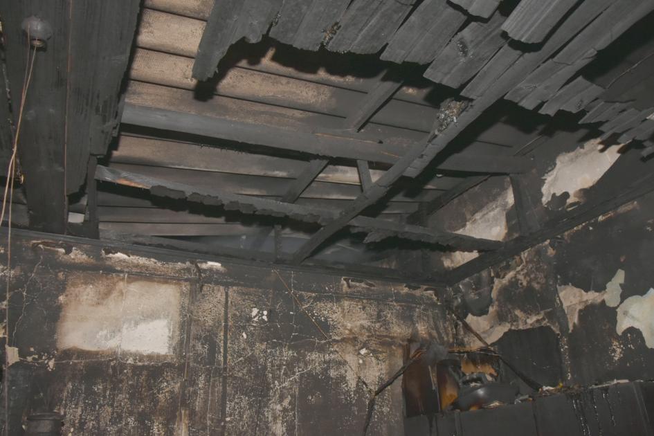 Vivienada incendiada Vivienda incendiada