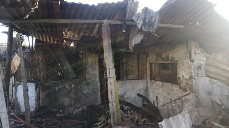 vivienda afectada por el fuego