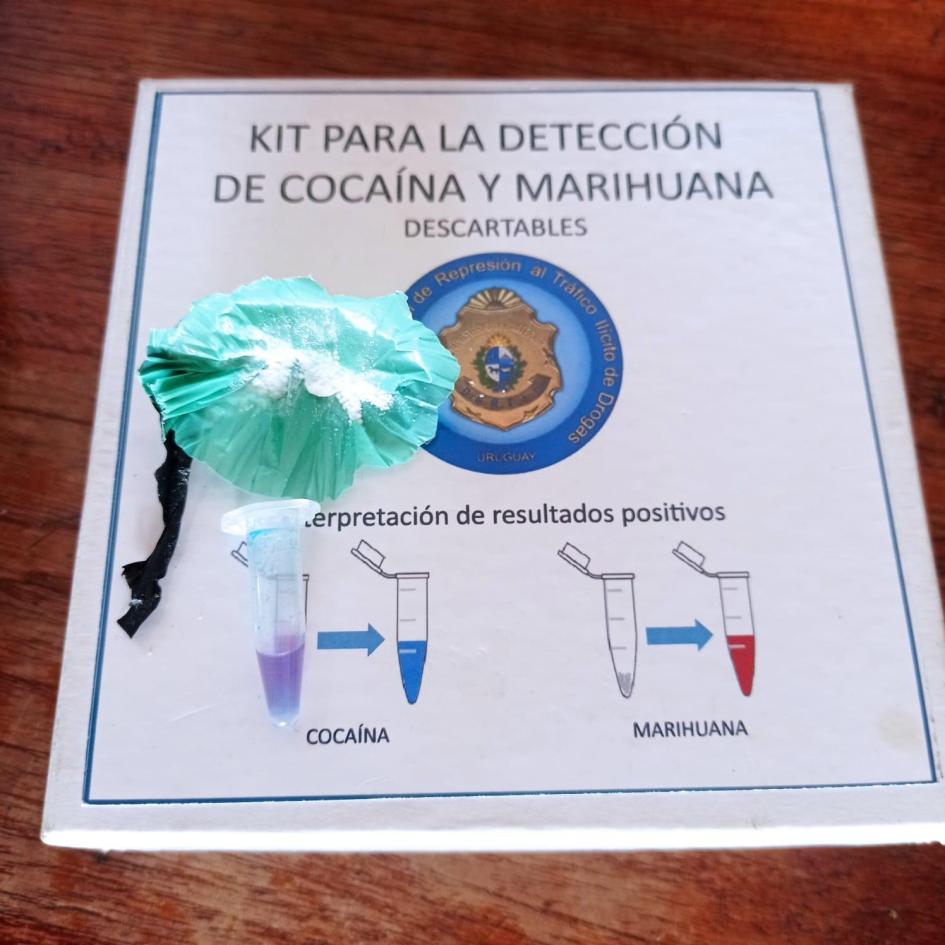 Prueba de Campo, la cual da positivo a cocaina. Prueba de Campo, la cual da positivo a cocaina.