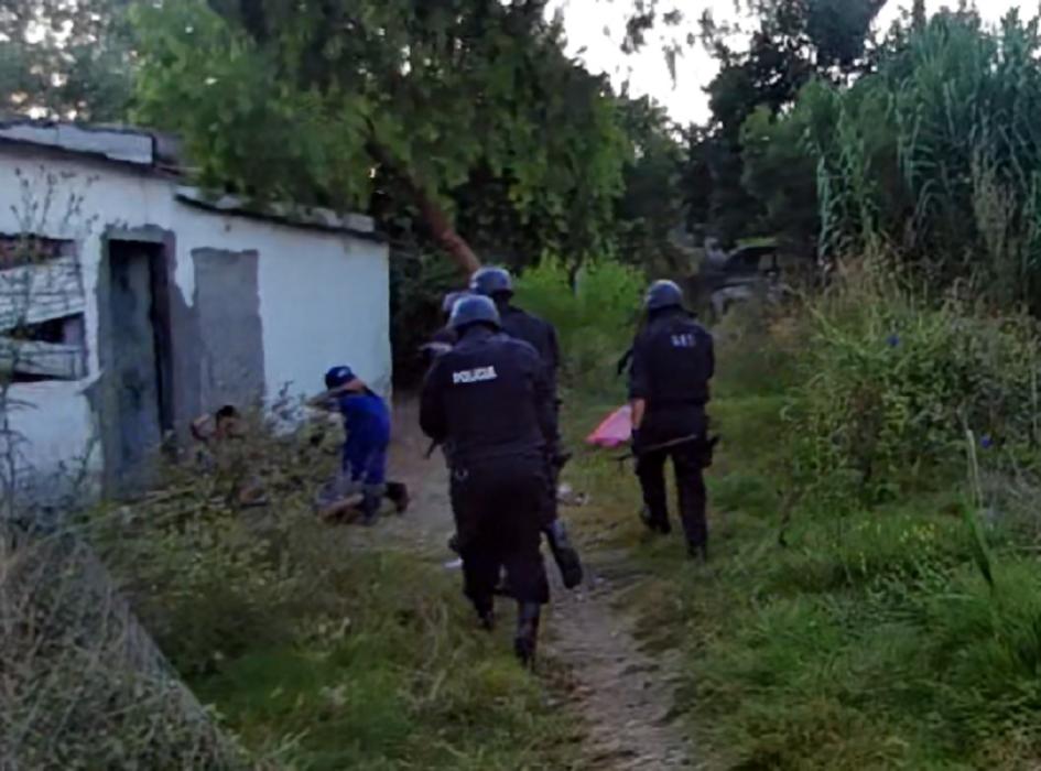 ingreso a allanamiento con detenidos ingreso a allanamiento con detenidos