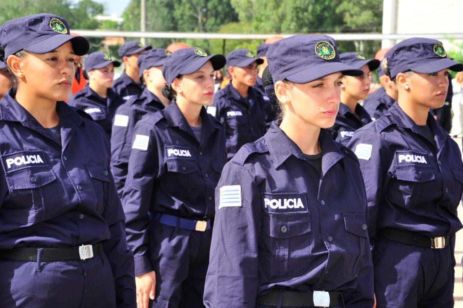 Personal policial en formación Ingresos a la policía