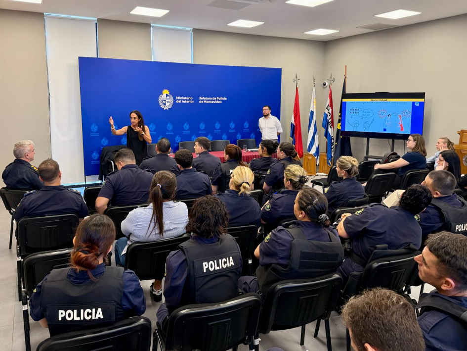 Jueza Staricco expone sobre comunicación y procedimientos