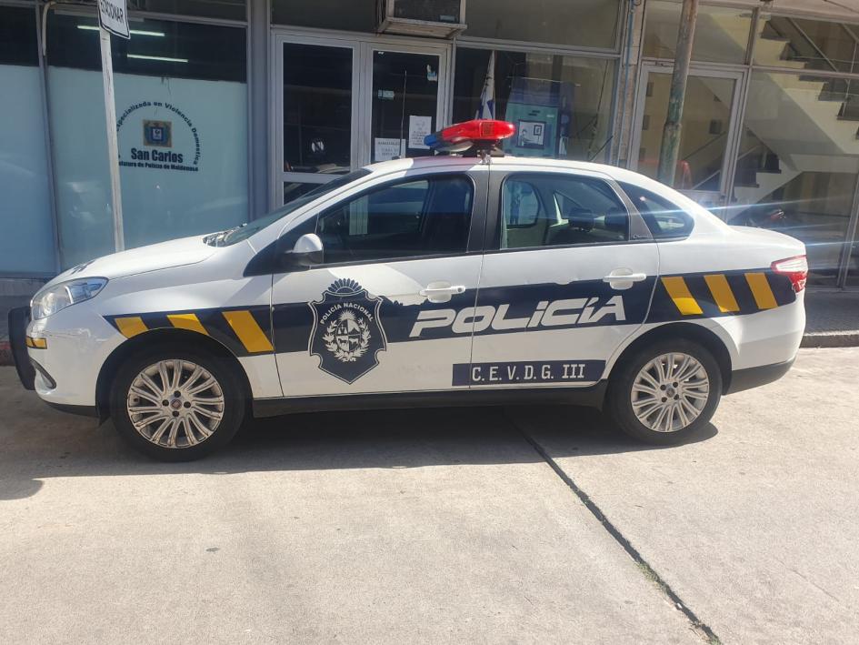 Móvil policial de Comisaria Especializada en Violencia Doméstica y de Género Móvil policial de Comisaria Especializada en Violencia Doméstica y de Género
