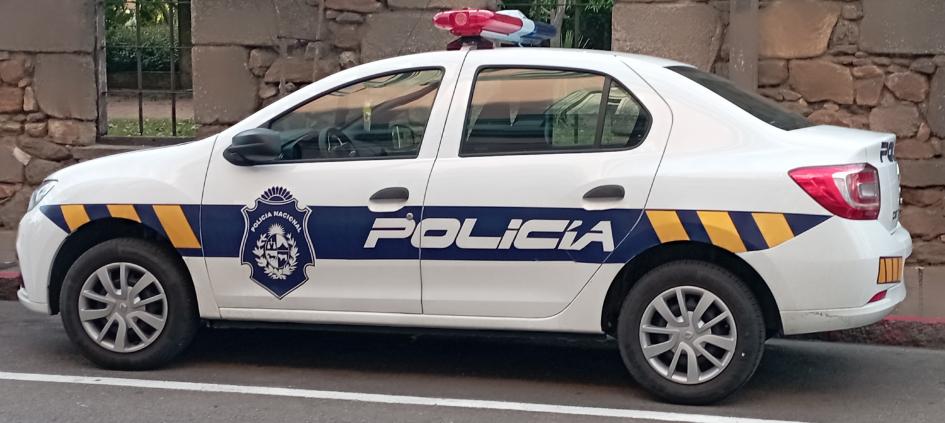 Rápido accionar policial logró la condena de una mujer por tentativa de hurto en Maldonado móvil policial