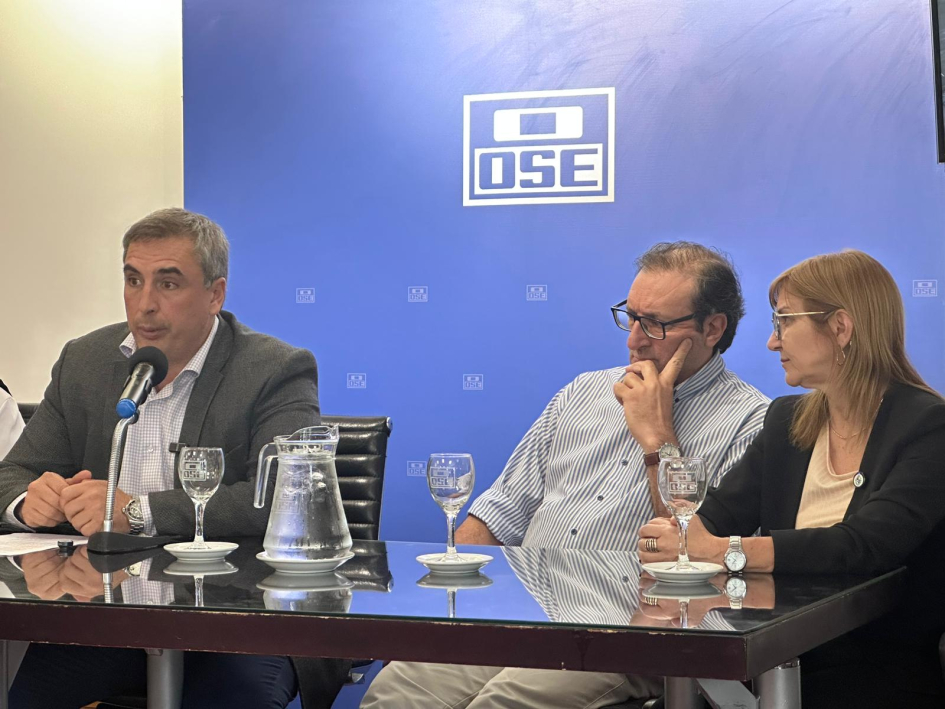 Directora del Instituto Nacional de Rehabilitación (INR), Ana Juanche, y el presidente de OSE, Pablo Directora del Instituto Nacional de Rehabilitación (INR), Ana Juanche, y el presidente de OSE, Pablo