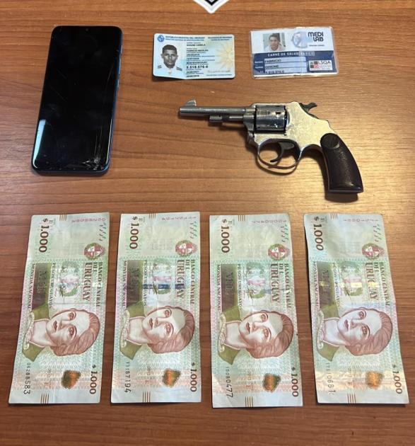 objetos incautados al detenido