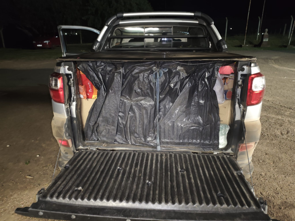 Incautación de mercaderías en presunta infracción aduanera en Rivera