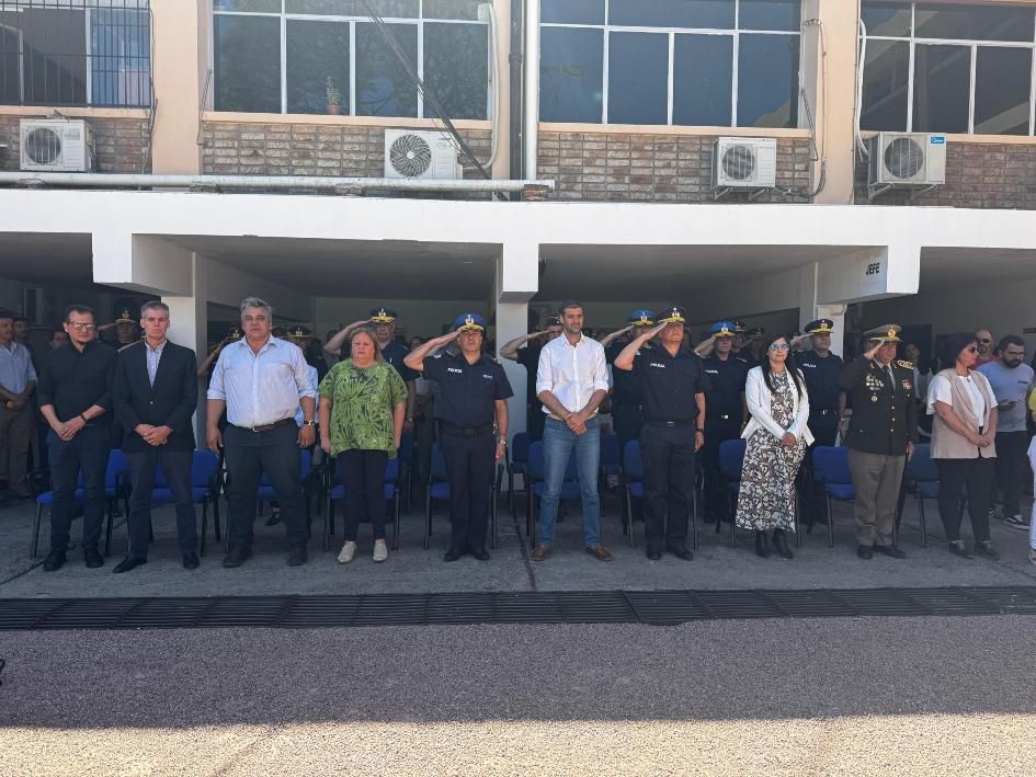 autoridades en el acto