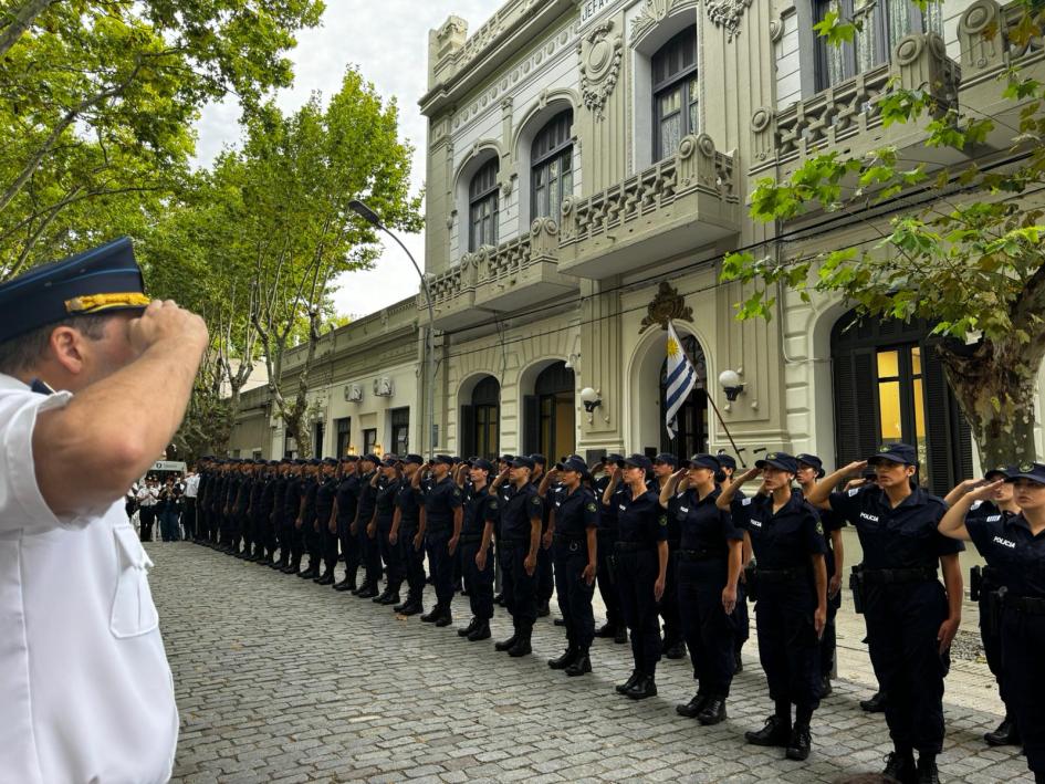 Agentes de Policía que egresaron formados.