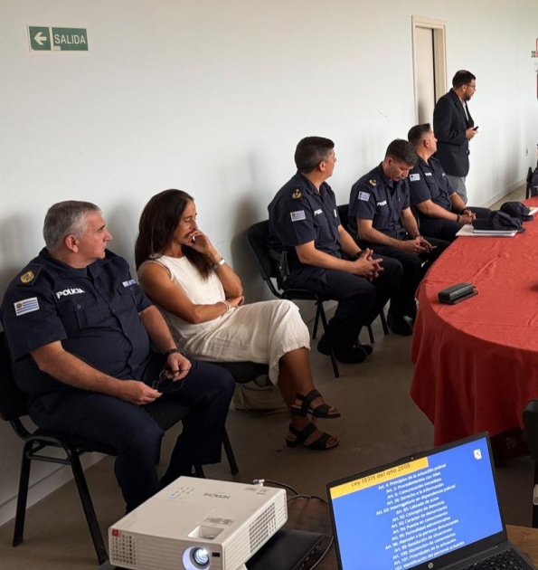 Jefe de Montevideo Pablo Lotito, dando la bienvenida a los participantes