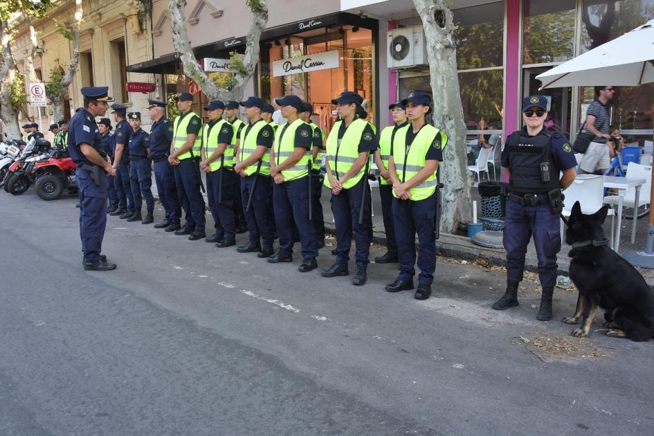 Policías Policías