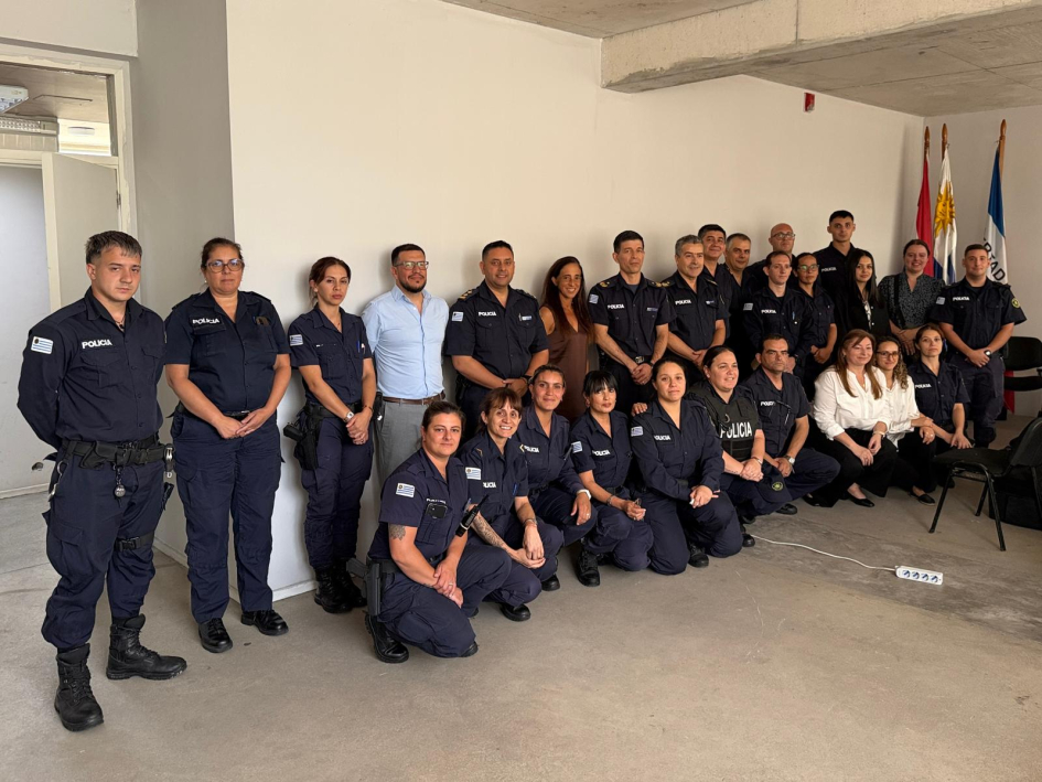 Policía desarrolla curso taller en violencia doméstica en Zona II