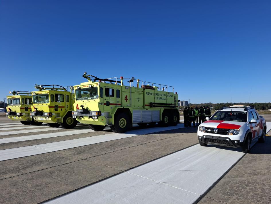 Vehículos de Bomberos y Operaciones de AIC Vehículos de Bomberos y Operaciones de AIC