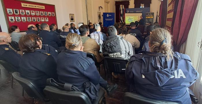 Charla Delitos Informáticos 