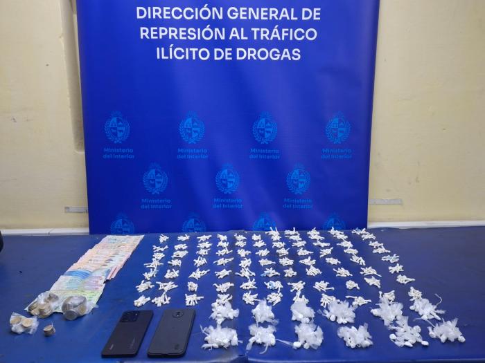 Allanamiento en Tres Ombúes culmina con incautación de drogas y tres detenidos