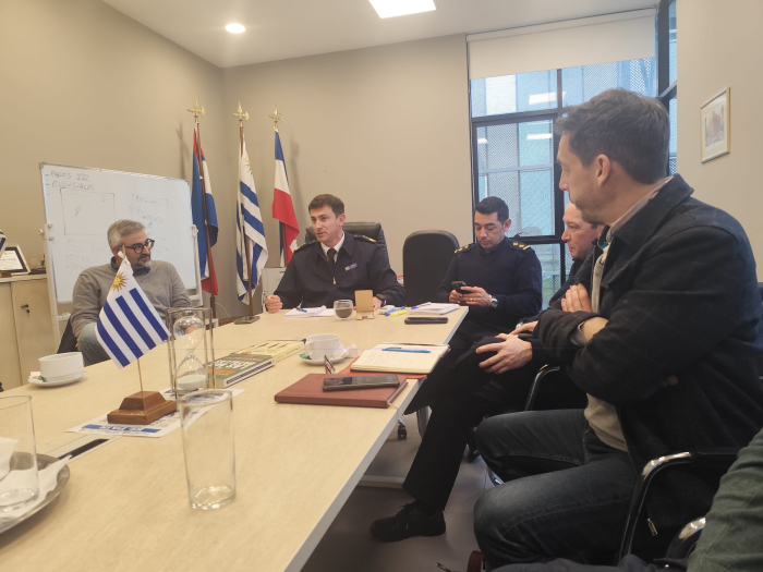 Reunión autoridades de la Jefatura de Montevideo y del Ministerio del Interior con comerciantes 