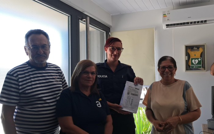 Entrega de parche para DEA en seccional octava