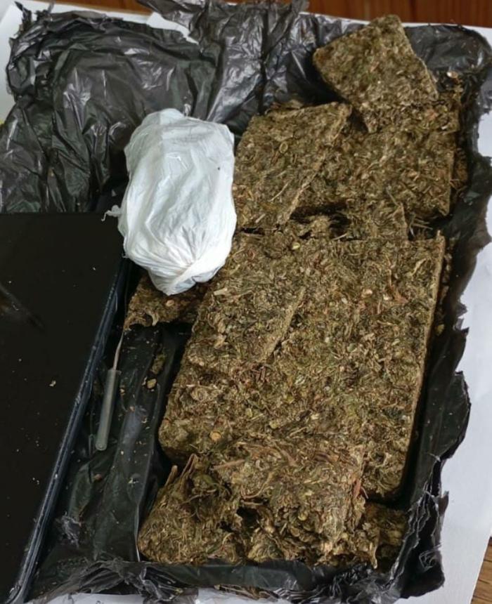 281 grms. de marihuana incautados 281 grms. de marihuana incautados