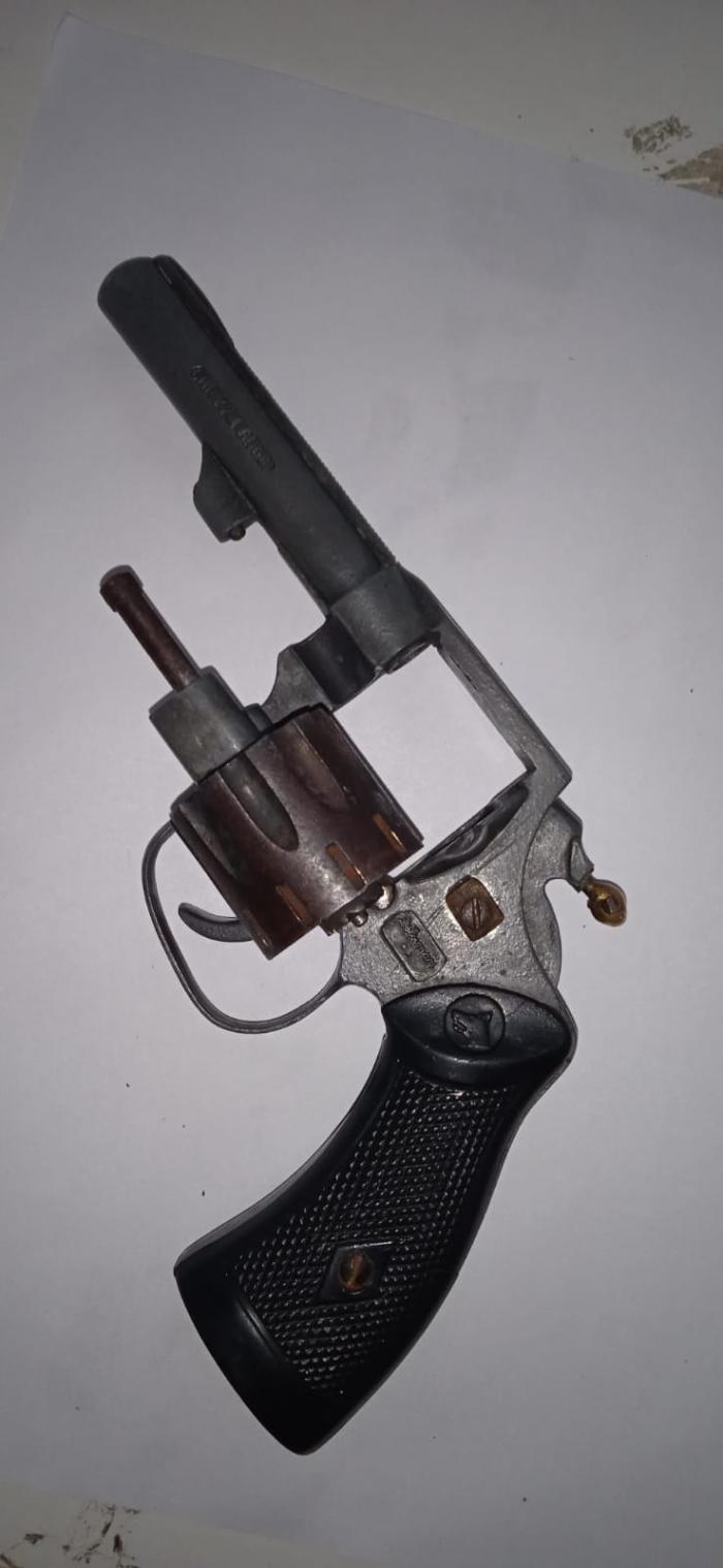 revolver calibre 22 incautado revolver calibre 22 incautado