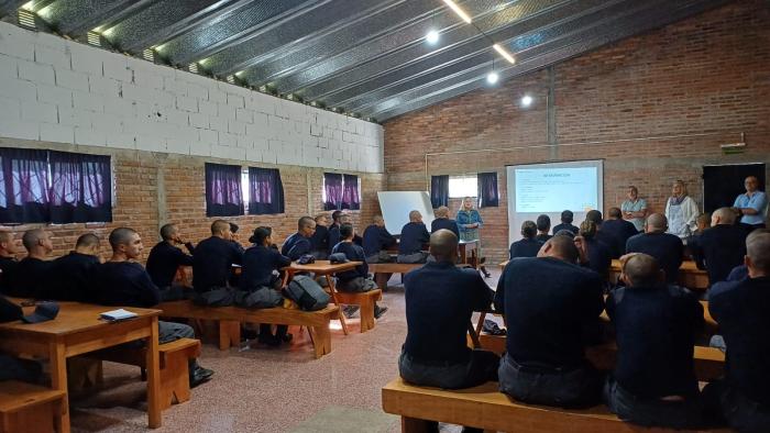 Jornada de capacitación para futuros agentes de policía por parte de I.N.A.U y P.C.O.P.