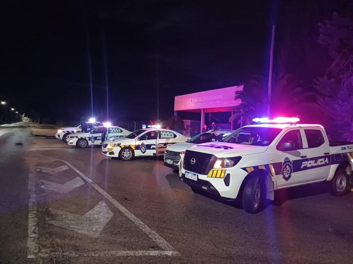 Operativo Saturación moviles policiales estacionados durante un operativo