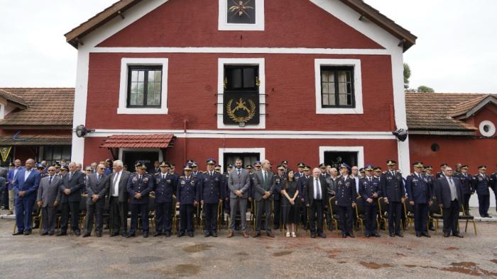 autoridades en el acto de aniversario