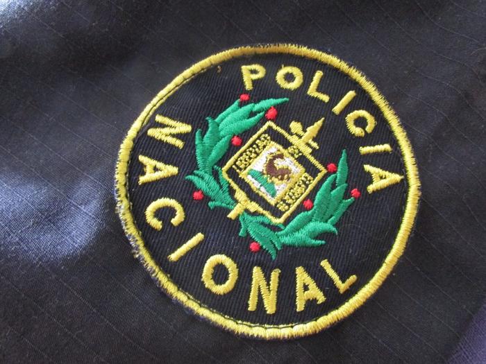 Escudo Policía Nacional uniforme