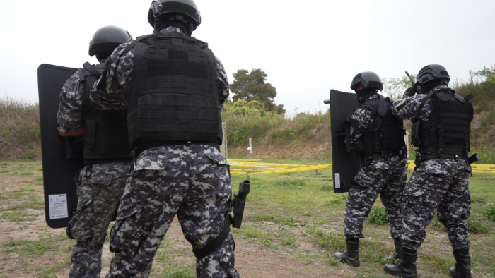Personal de la DIGOE durante un entrenamiento 