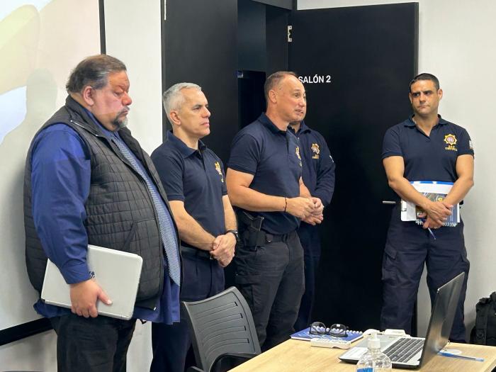 Director de Policía Científica, Subdirector y docentes durante el inicio del curso
