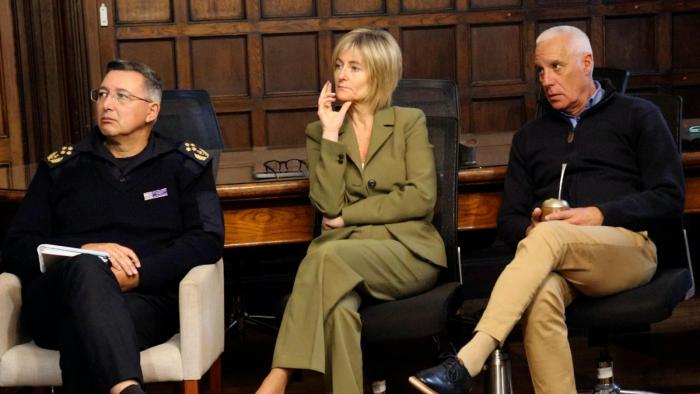 Reunión autoridades del Ministerio del Interior con Ministra de Vivienda 