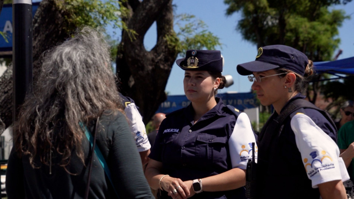 Policía Comunitaria turística recibiendo a los visitantes Policía Comunitaria turística recibiendo a los visitantes