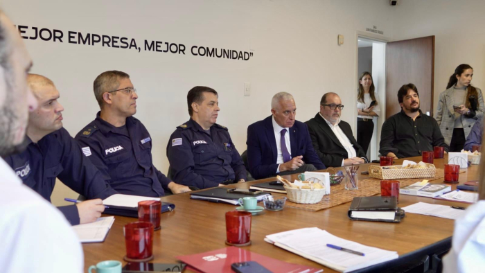 Ministro, autoridades policiales y Directivos de la CCIAP Ministro, autoridades policiales y Directivos de la CCIAP