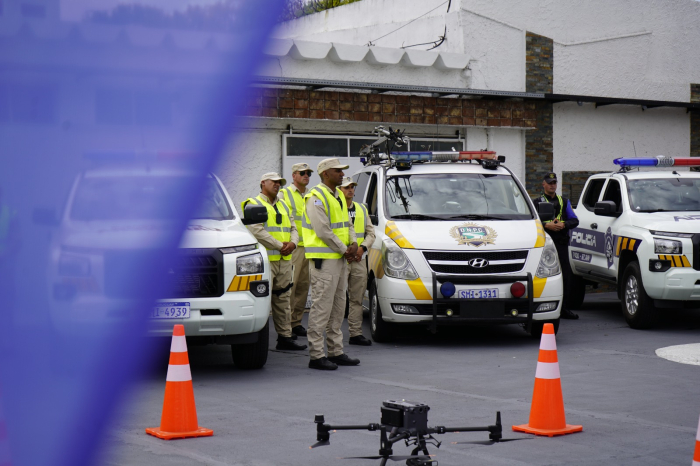 móviles de Caminera durante el lanzamiento de los operativos de Semana de Turismo 