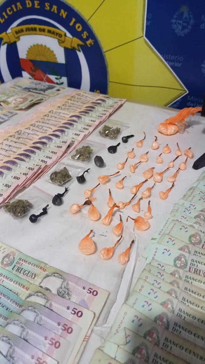 Incautación de drogas,dinero, balanzas y otros efectos en San José de Mayo