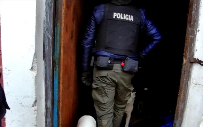 Ingreso policial en allanamiento de una vivienda Ingreso policial en allanamiento de una vivienda