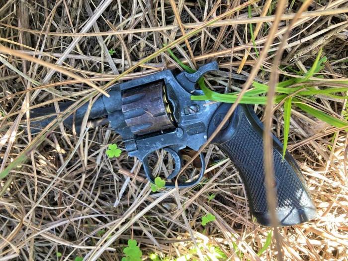 Arma incautada tras investigación llevada a cabo por disparo de arma de fuego. Arma incautada tras investigación llevada a cabo por disparo de arma de fuego.